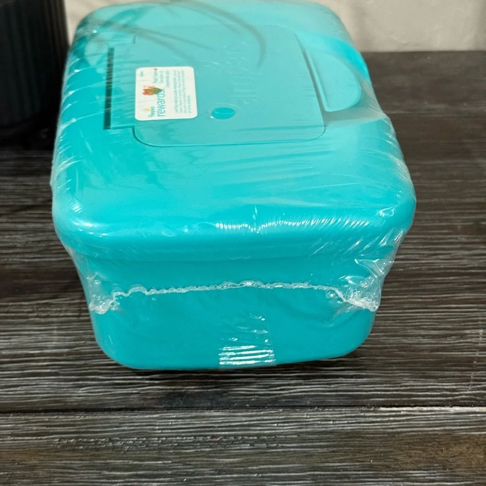 Pampers Baby Fresh Wipes Dispenser Sealed Pop Up Container Blue Green New